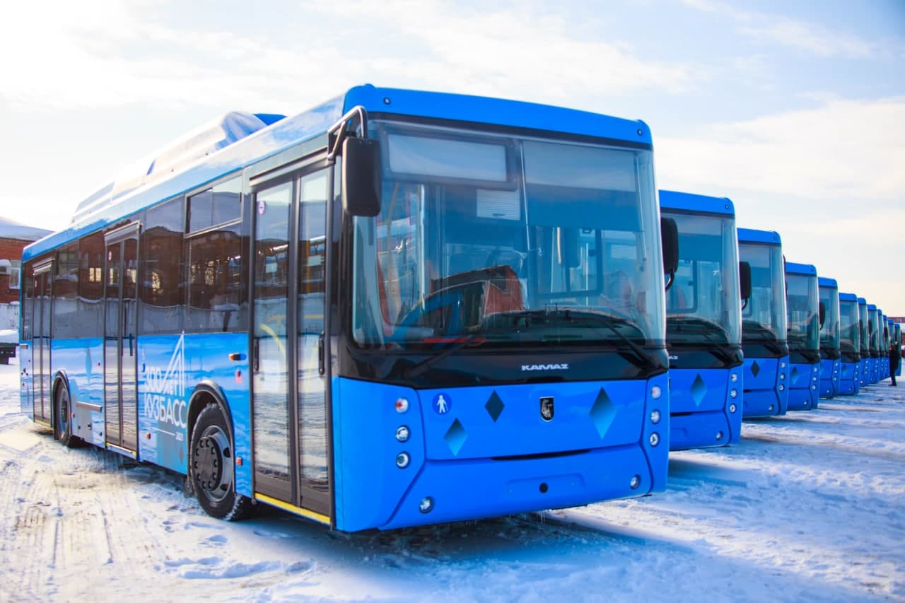 17 вместительных городских и пригородных автобусов поступили в Кузбасс