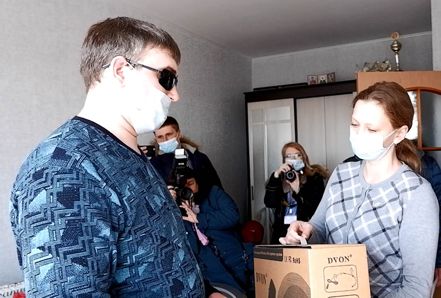 Инвалид по зрению из Кемеровской области получил социальное жилье после обращения на прямую линию