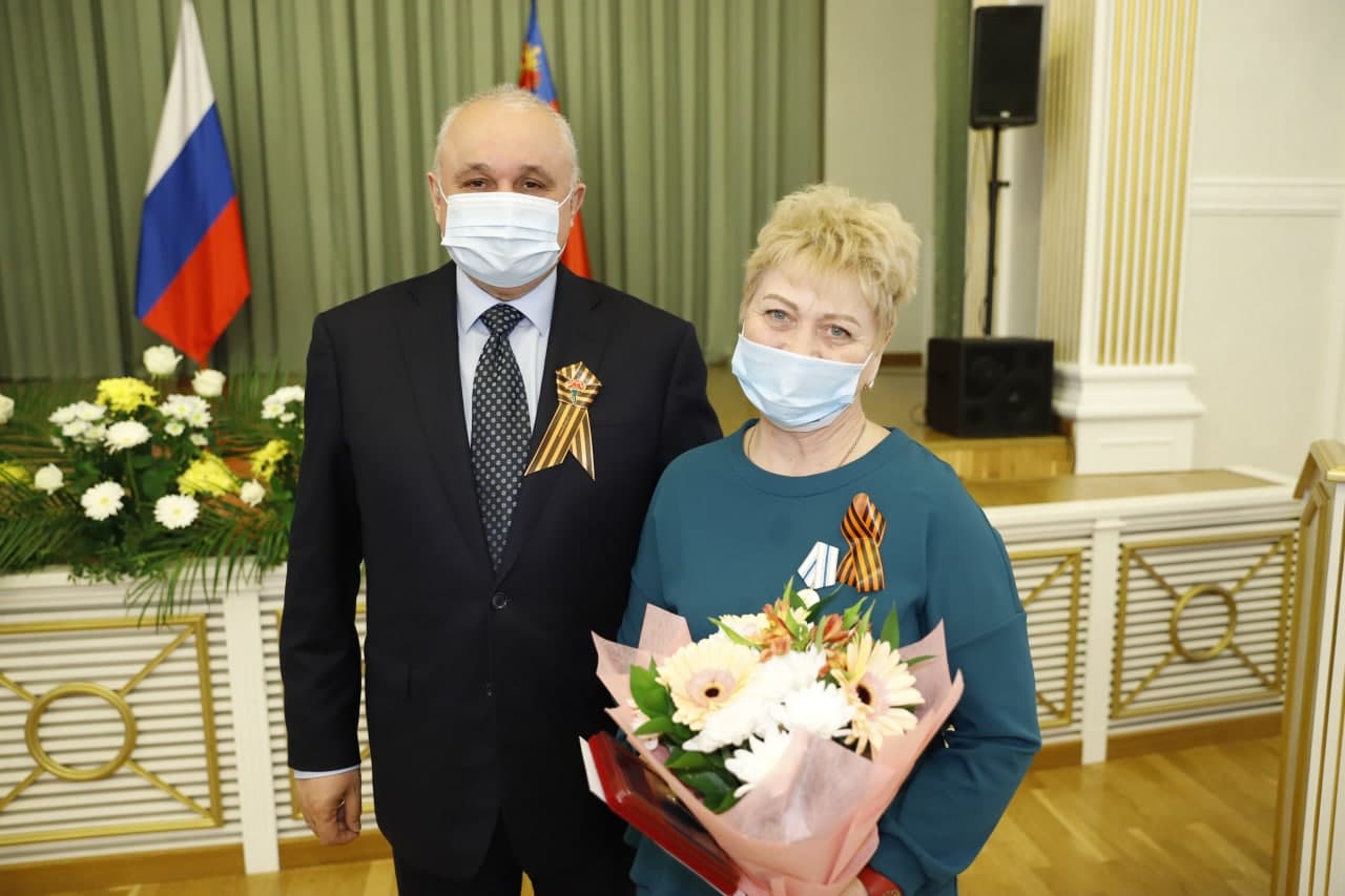Губернатор Сергей Цивилев наградил работников скорой медицинской помощи за самоотверженный труд