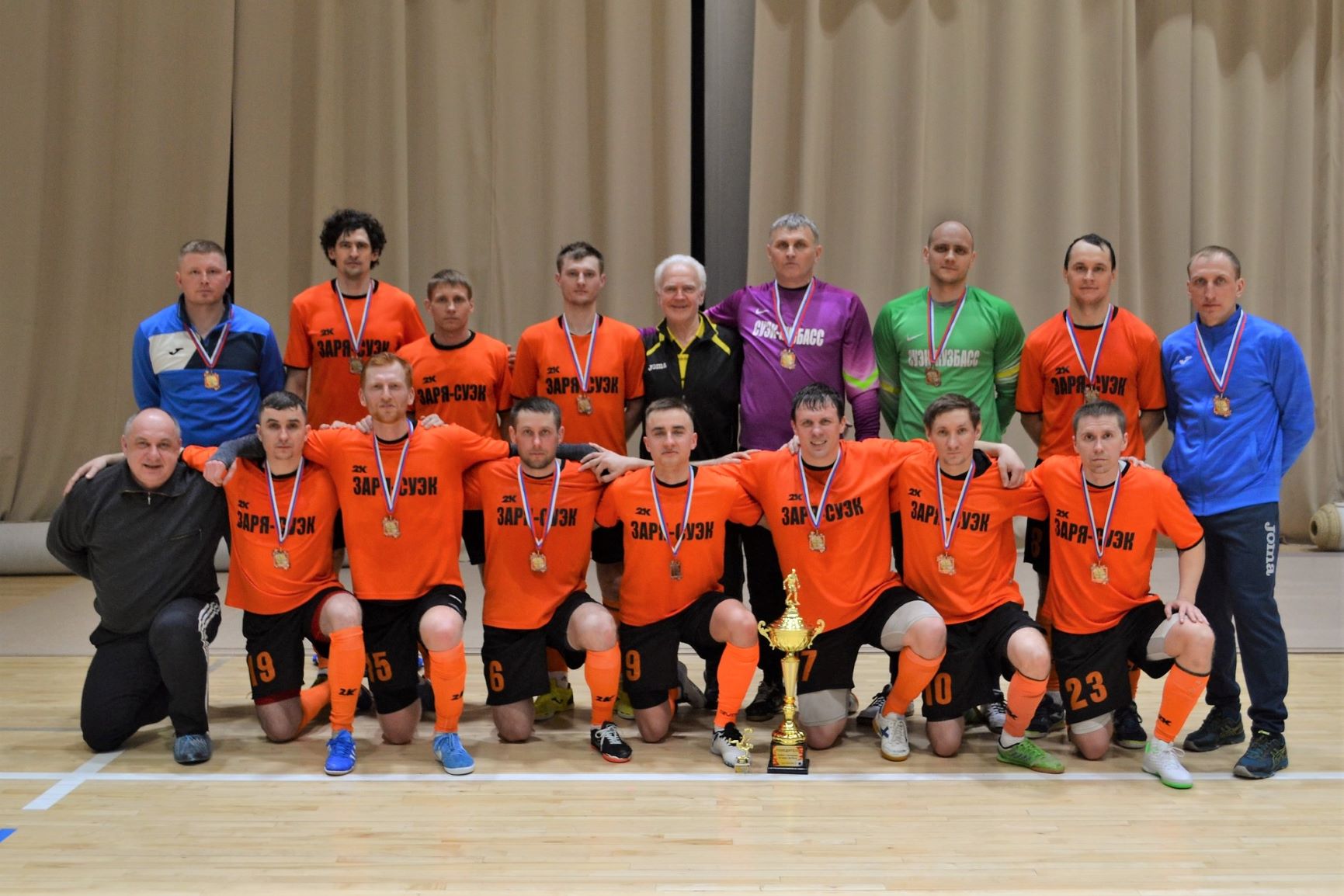 20 лет роста и созидания. Команда «СУЭК-Кузбасс» стала победителем региональных турниров по мини-футболу