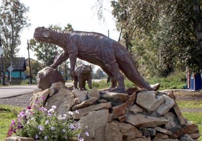 1скульптура динозавра в Шестаково