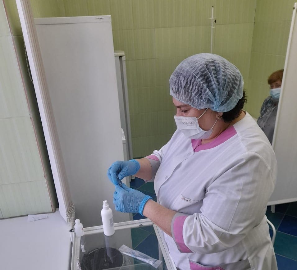 В Кузбассе продолжают работу пункты вакцинации от коронавируса
