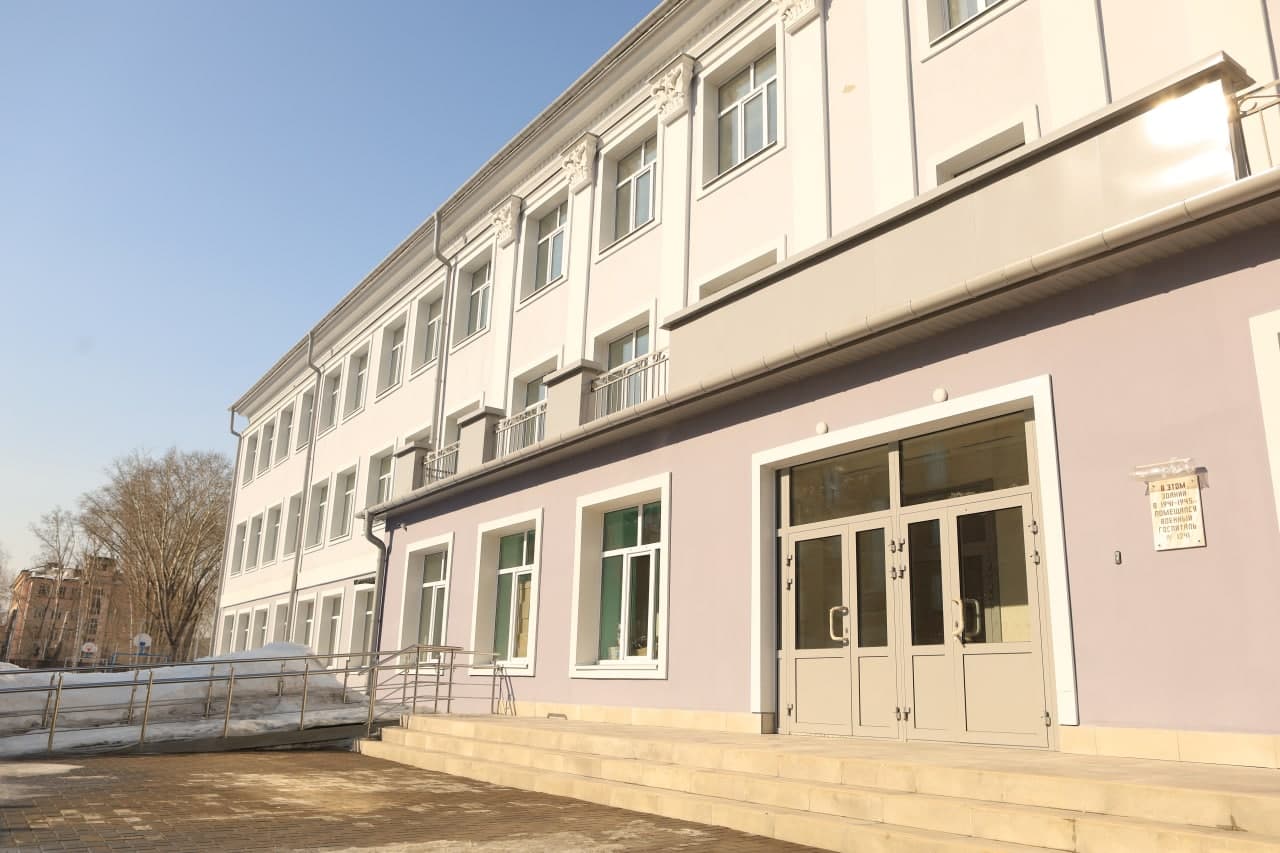 В Новокузнецке по программе губернатора Цивилева заканчивают ремонт старейшей школы города
