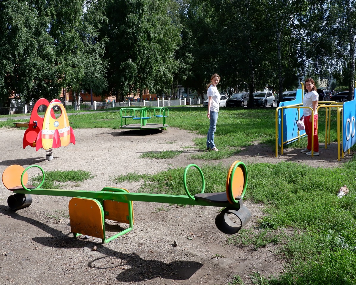Играть нельзя - исправить: новые детские площадки в Юрге не соответствуют требованиям безопасности