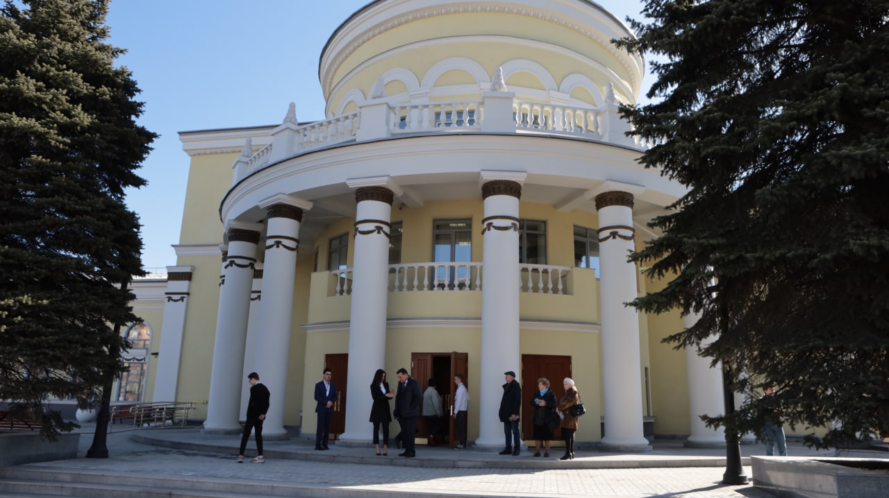 Сергей Цивилев открыл отреставрированное здание кинотеатра «Коммунар»