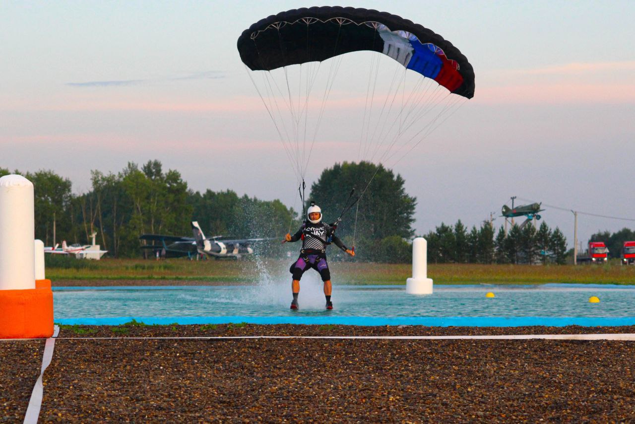 В КуZбассе официально стартовал чемпионат России по парашютному спорту