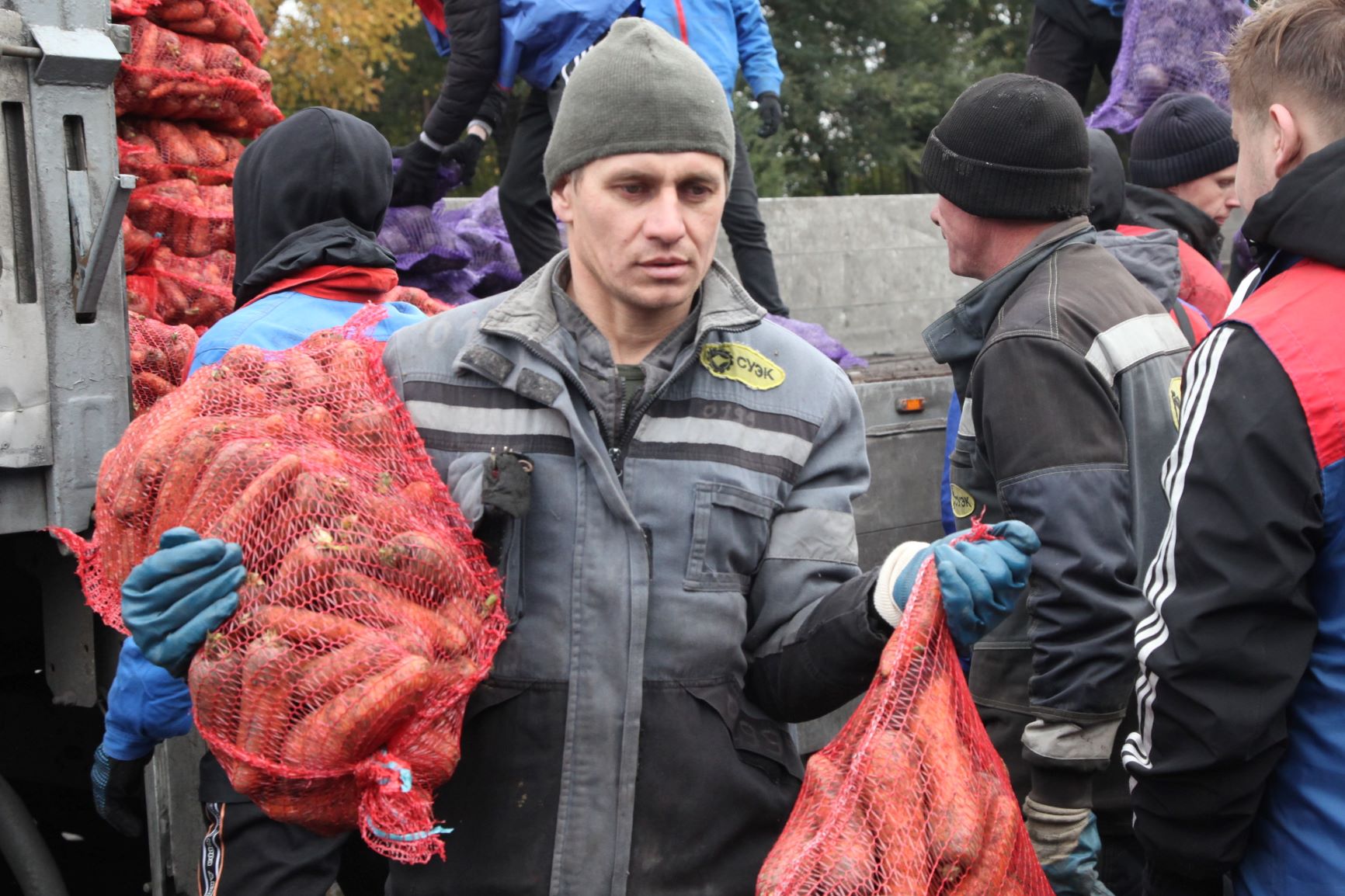СУЭК поддержала кузбасскую акцию по обеспечению овощными наборами