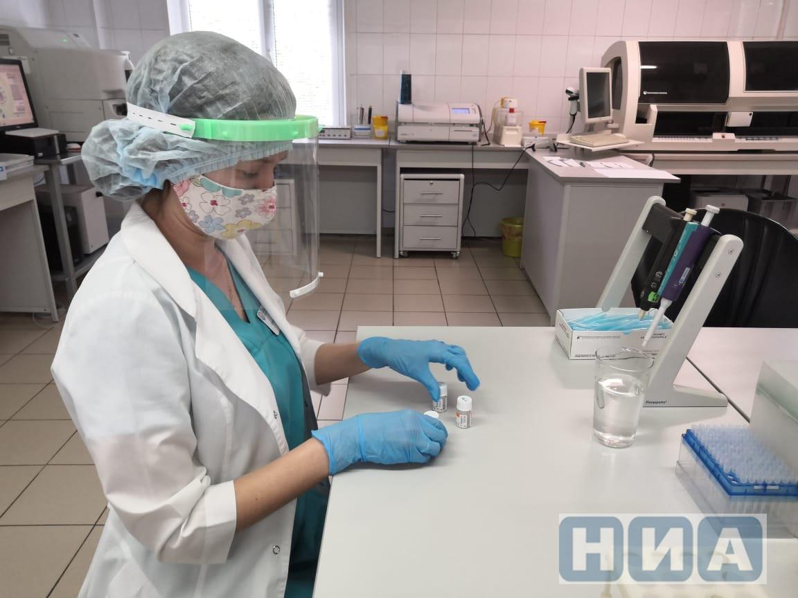 Почти две трети непривитых россиян планируют вскоре вакцинироваться от COVID-19