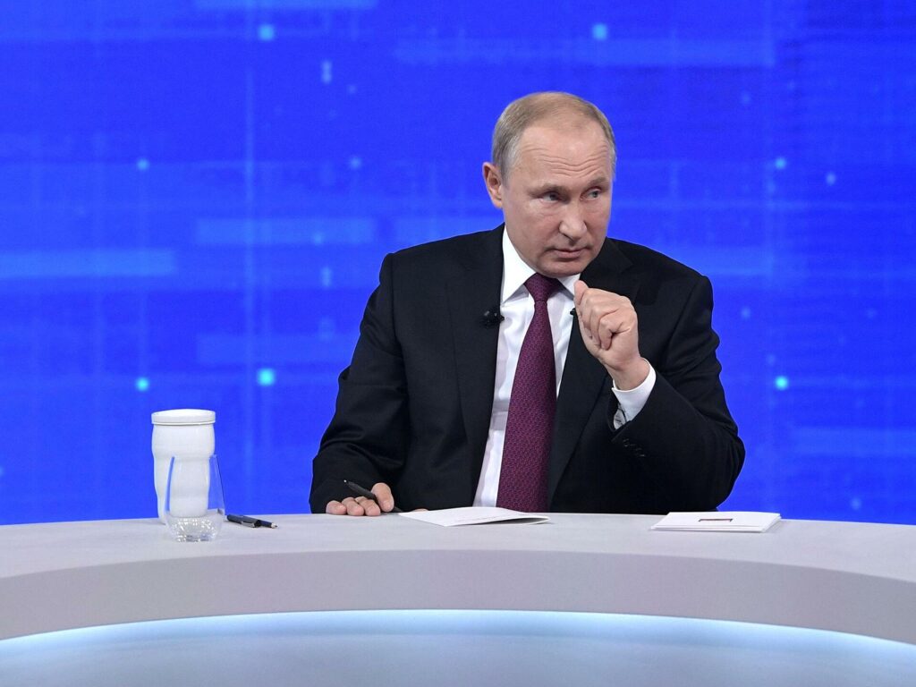 Россияне задали более 650 тысяч вопросов для «Прямой линии» с Путиным