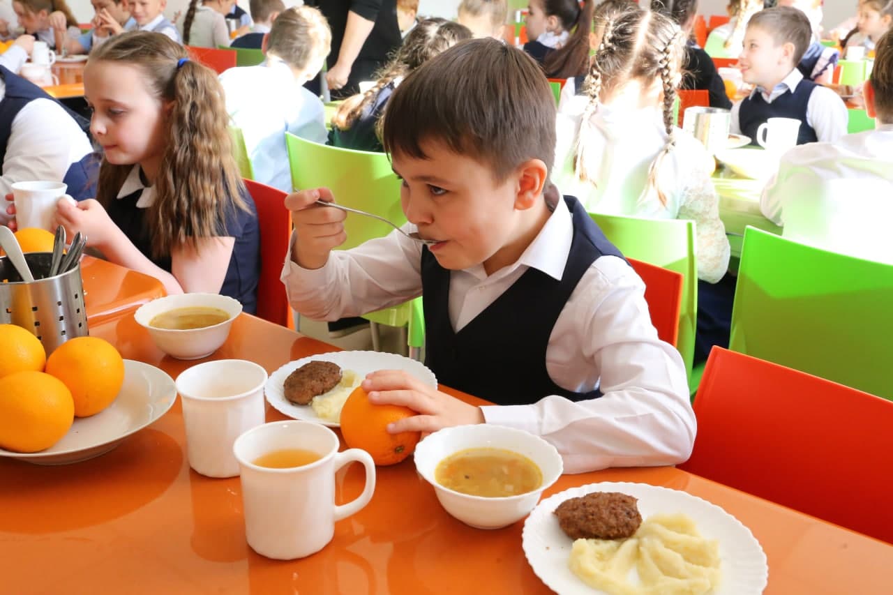 Кузбассовцы оценили качество организации питания школьников на 4 балла