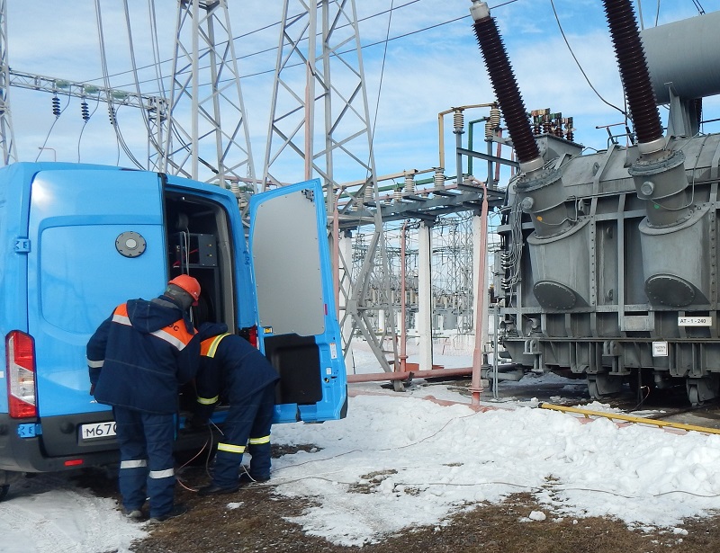 Энергетики Россети ФСК ЕЭС при помощи новой передвижной электролаборатории обследуют подстанции Кемеровской области