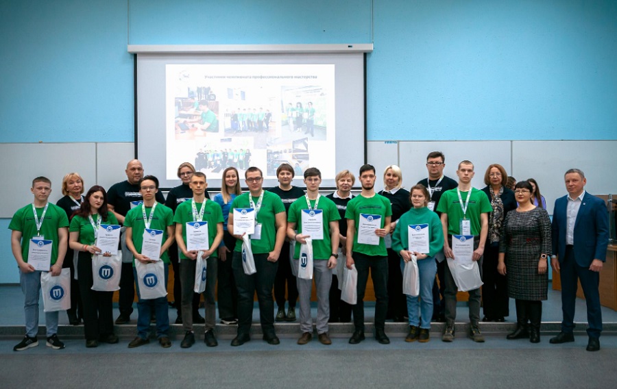 Призёры регионального этапа чемпионата «Профессионалы»  - иркутские политеховцы