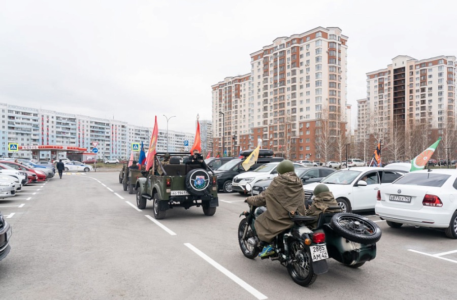 Сегодня из Кемерова стартовали участники автомотопробега, посвященного Дню Победы