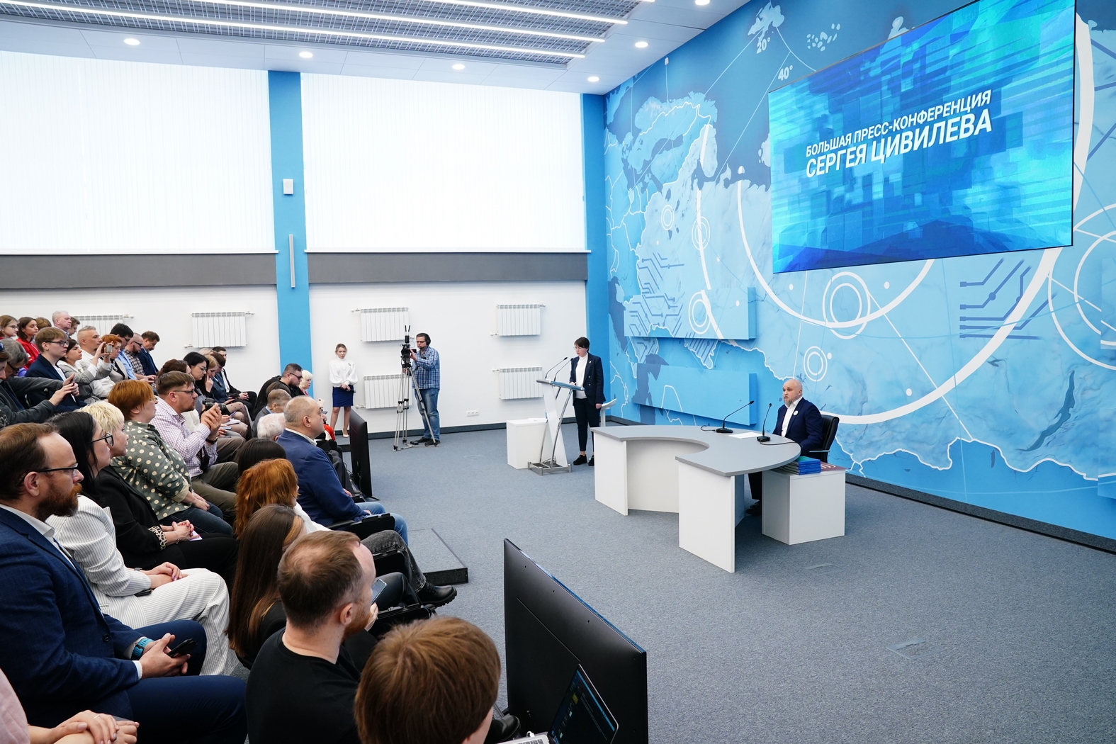 11.04 Пресс конференция5