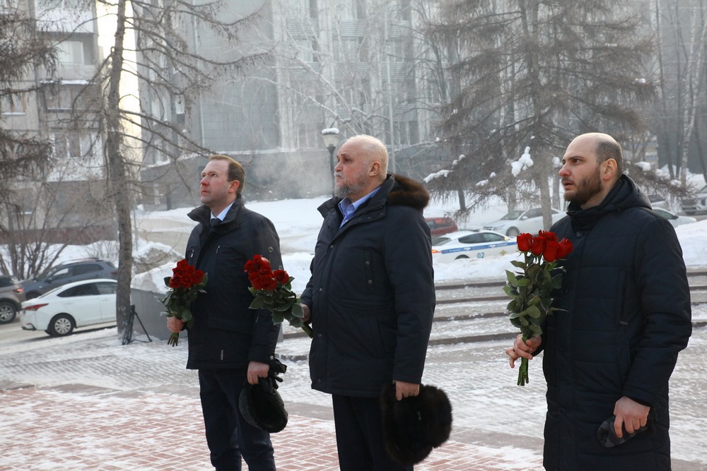 15.02 губернатор возложение 6 Мини