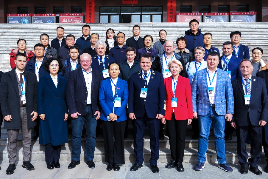 2b09bc4a958ece6d4f6c 2000x