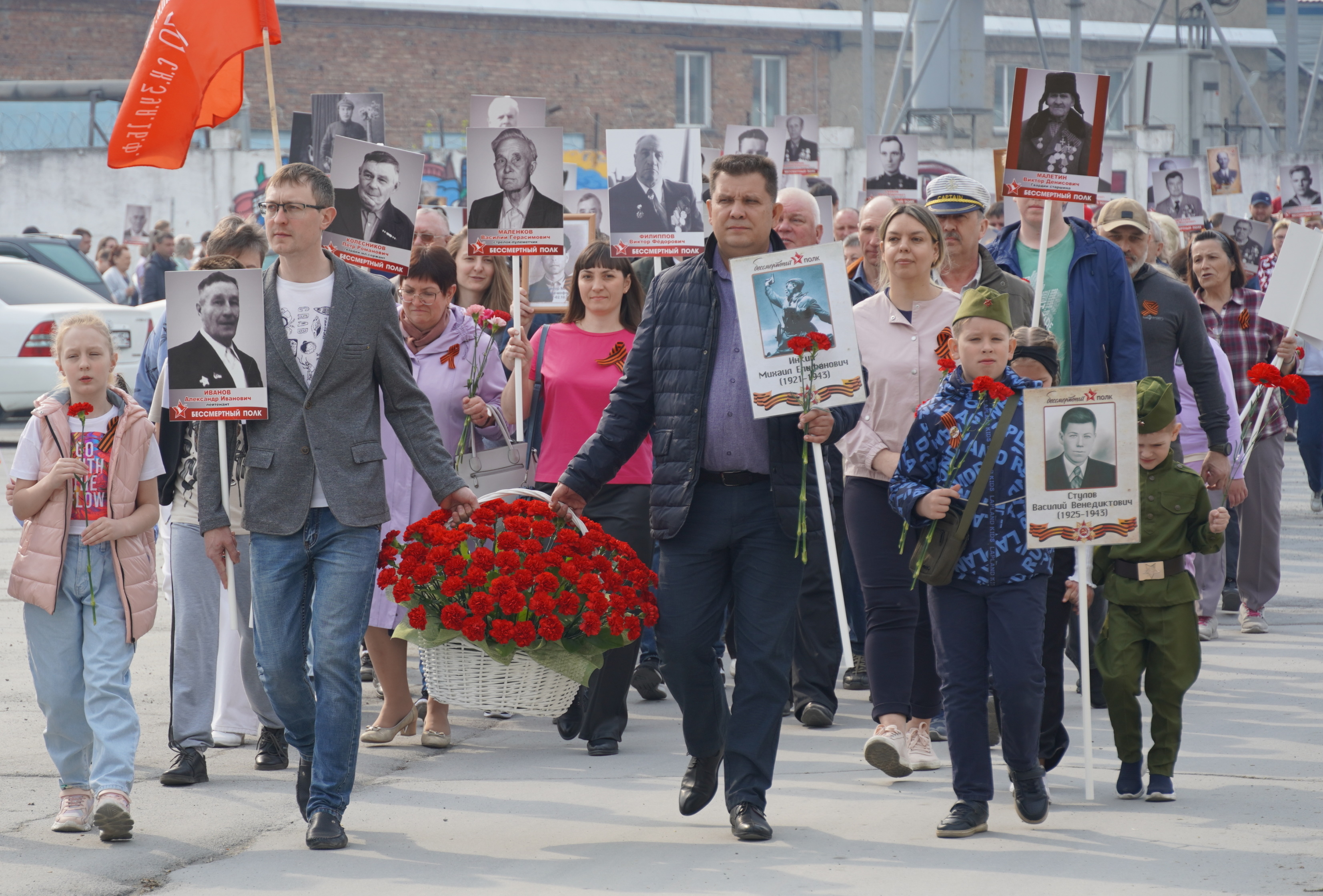 Сибцемовцы разных поколений приняли участие в мероприятиях, посвященных 78-й годовщине Великой Победы