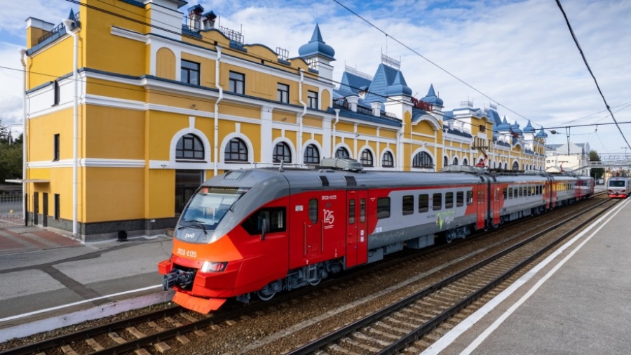 Летом пассажирам в возрасте от 10 до 17 лет будет предоставляться скидка 50% на скорые поезда Томск – Новосибирск и Новокузнецк – Новосибирск