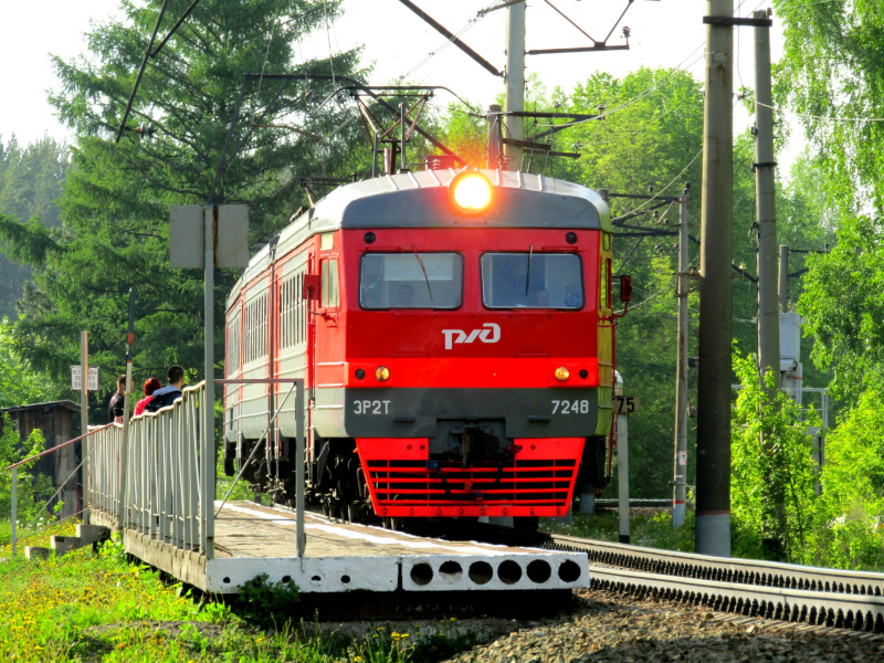 Расписание ряда пригородных поездов в Кемеровской области изменится с 25 июля по 16 августа в связи с ремонтом пути