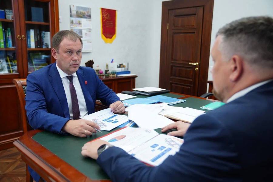 Состоялась рабочая встреча Врио губернатора Ильи Середюка с главой Топкинского округа Сергеем Фроловым