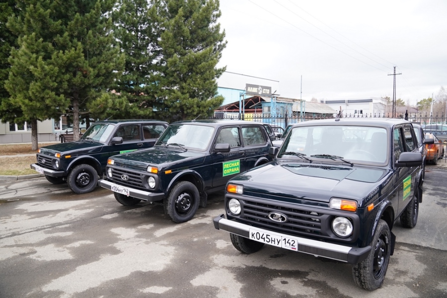 В лесничества региона передали шесть высокопроходимых автомобилей «Нива»