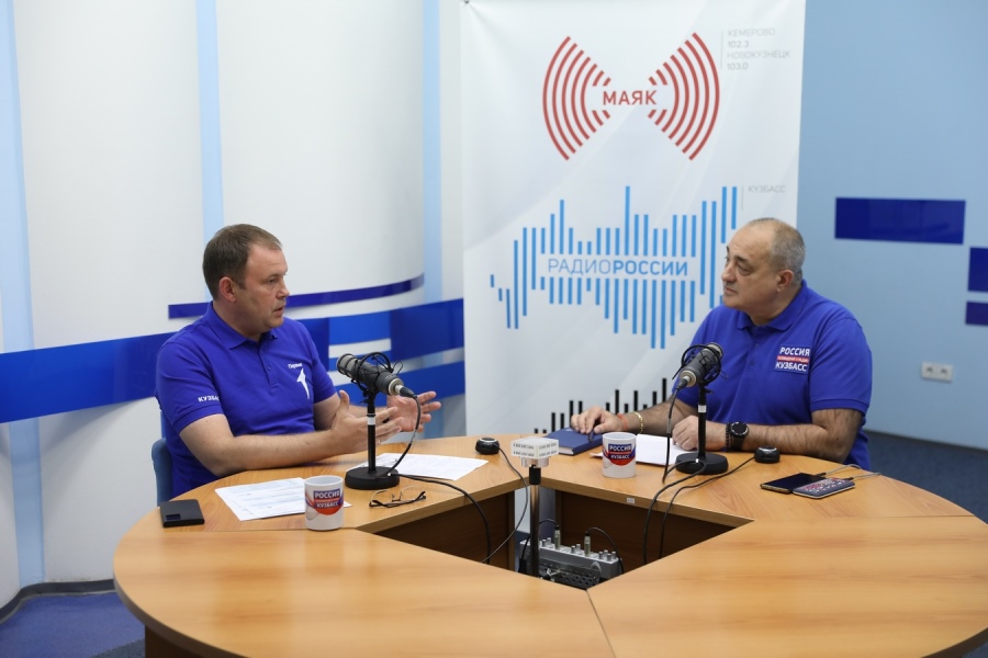 Врио губернатора Кузбасса Илья Середюк в прямом эфире на радио «Маяк» ответил на вопросы кузбассовцев
