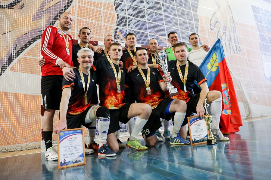 Завершились соревнования по мини-футболу среди сотрудников МЧС Сибири