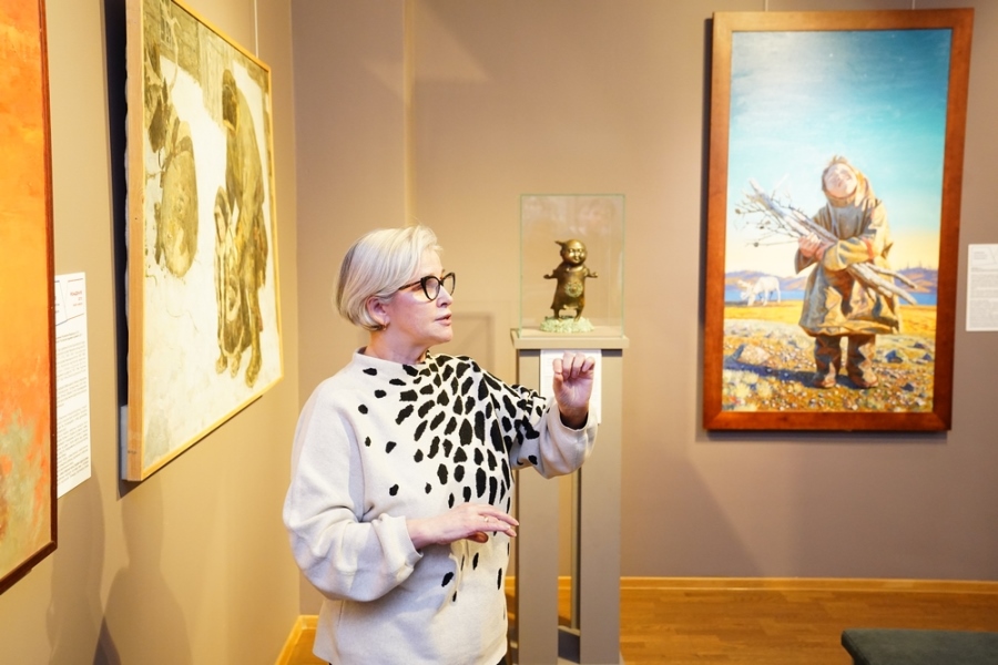 В Музее изобразительных искусств Кузбасса открылась выставка «Родные берега», посвященная теме семьи и детства
