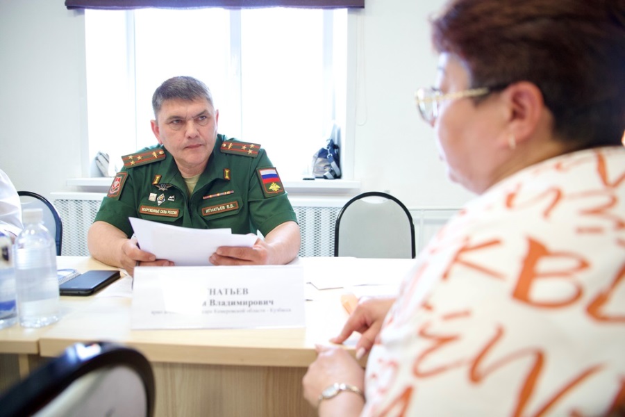 В Мариинске для защитников Отечества и их родных прошел выездной личный прием межведомственной комиссии